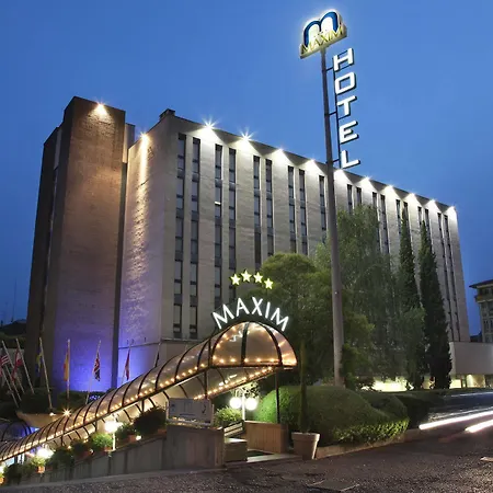 Maxim Hotell 4*