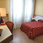 马克西姆酒店 4*