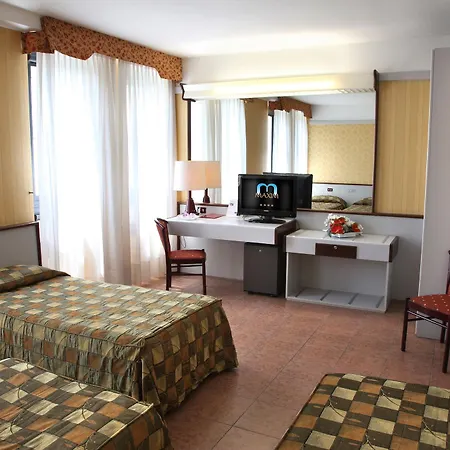 Hotel Maxim 4*