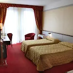 Maxim Hotel