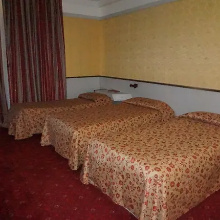 Maxim Hotel