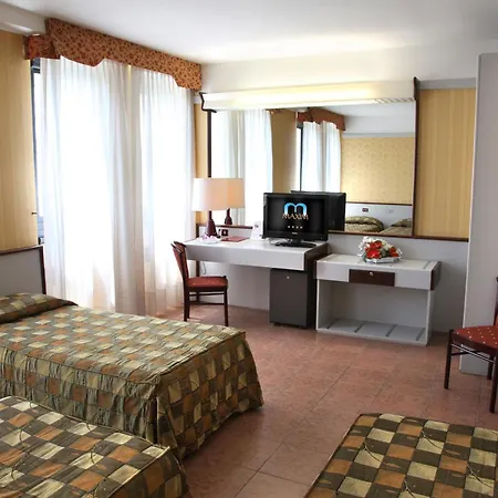 Maxim Hotel
