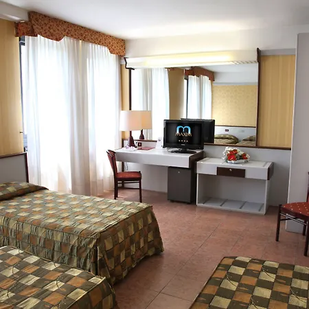 Hotel Maxim 4*